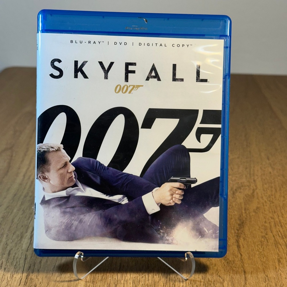MGM Skyfall 007 Blu-ray DVD Combo Daniel Craig Action Movie Good Condition